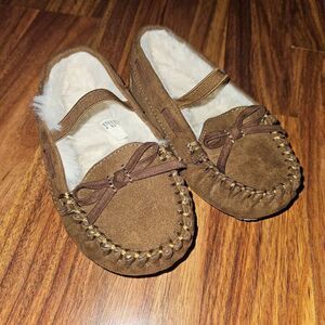 Cat & Jack Tan Fuzzy Moccasins With Strap Toddler Size 7